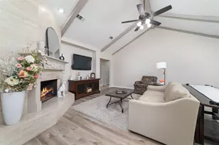 13302 Holston Hills Dr, Houston, TX 77069 - Photo 11