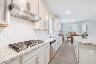 2714 Ahnya Ln, League City, TX 77573 - Photo 13