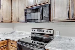 305 Yaupon St, Sweeny, TX 77480 - Photo 21