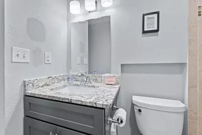 412 Drew St #2, Houston, TX 77006 - Photo 15