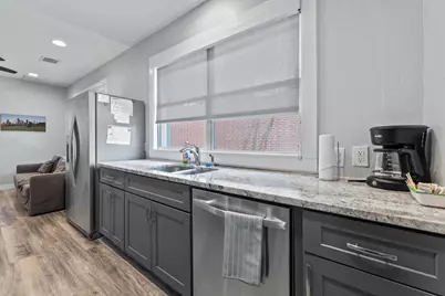 412 Drew St #2, Houston, TX 77006 - Photo 9