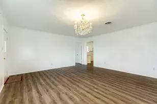 212 Avenue B, Brazoria, TX 77422 - Photo 5