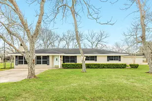 212 Avenue B, Brazoria, TX 77422 - Photo 1