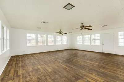 212 Avenue B, Brazoria, TX 77422 - Photo 11