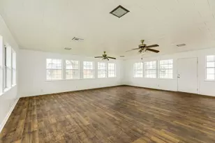 212 Avenue B, Brazoria, TX 77422 - Photo 11