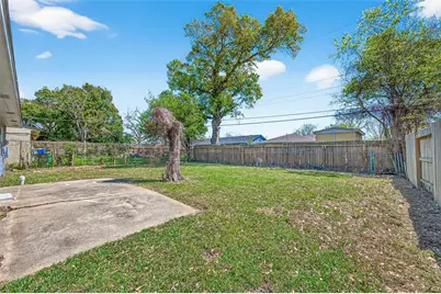 3927 Prudence Drive, Houston, TX 77045 - Photo 33