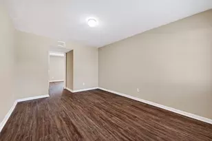 3927 Prudence Dr, Houston, TX 77045 - Photo 7