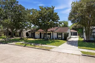 6211 Dumfries Dr, Houston, TX 77096 - Photo 49
