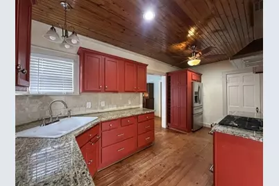 4808 Woodrow Dr, Galveston, TX 77551 - Photo 9