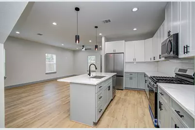 835 S Victory Drive, Houston, TX 77088 - Photo 15