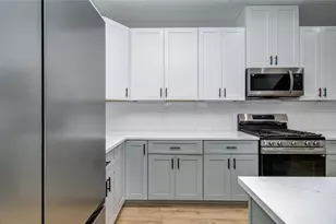 835 S Victory Dr, Houston, TX 77088 - Photo 17