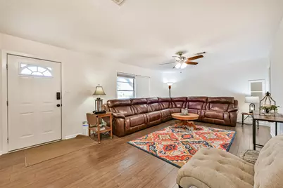 311 25th Avenue N, Texas City, TX 77590 - Photo 5