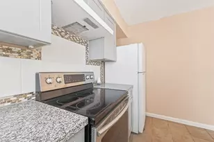 9350 Country Creek Dr, Houston, TX 77036 - Photo 11