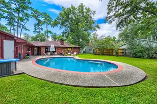 1200 Plantation Dr, Dickinson, TX 77539 - Photo 27
