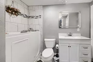 1200 Plantation Dr, Dickinson, TX 77539 - Photo 25