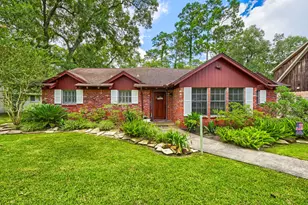 1200 Plantation Dr, Dickinson, TX 77539 - Photo 1