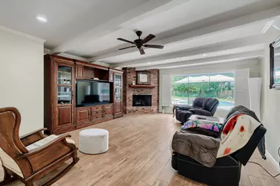 1200 Plantation Drive, Dickinson, TX 77539 - Photo 5