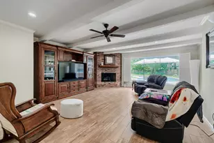 1200 Plantation Dr, Dickinson, TX 77539 - Photo 5