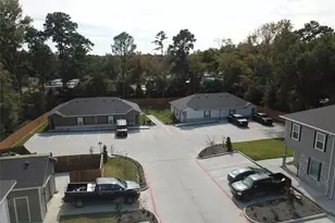 615 Hayman St, Huntsville, TX 77340 - Photo 3