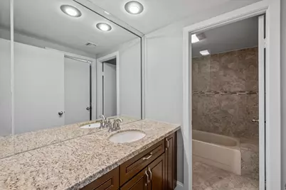 49 Briar Hollow Lane #401, Houston, TX 77027 - Photo 19