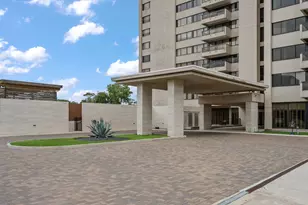 49 Briar Hollow Ln, Houston, TX 77027 - Photo 3