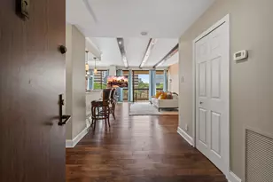 49 Briar Hollow Ln, Houston, TX 77027 - Photo 3