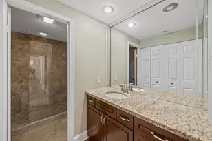 49 Briar Hollow Ln, Houston, TX 77027 - Photo 15