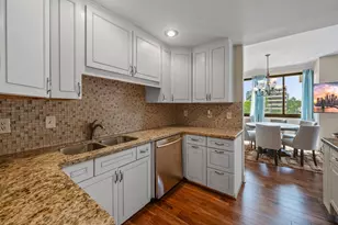 49 Briar Hollow Ln, Houston, TX 77027 - Photo 9
