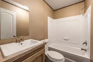 8700 Patricia Ln, Hitchcock, TX 77563 - Photo 17