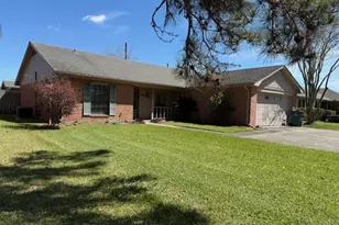 9260 Meadowbend Dr, Beaumont, TX 77706 - Photo 1