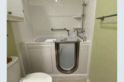 9260 Meadowbend Drive, Beaumont, TX 77706 - Photo 23