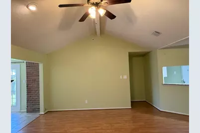 9260 Meadowbend Drive, Beaumont, TX 77706 - Photo 17