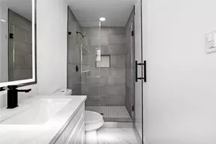 5823 Ettrick Dr, Houston, TX 77035 - Photo 25