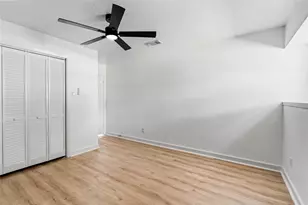 5823 Ettrick Dr, Houston, TX 77035 - Photo 29