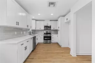 5823 Ettrick Dr, Houston, TX 77035 - Photo 13