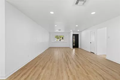 5823 Ettrick Drive, Houston, TX 77035 - Photo 11