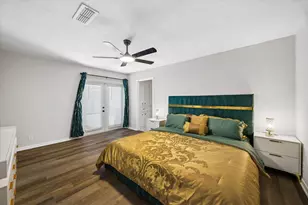 2930 Riata Ln, Houston, TX 77043 - Photo 23