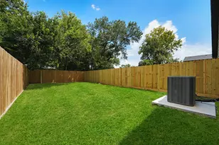 8122 Double Ave, Houston, TX 77088 - Photo 17