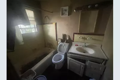 4854 Clover Street, Houston, TX 77033 - Photo 11