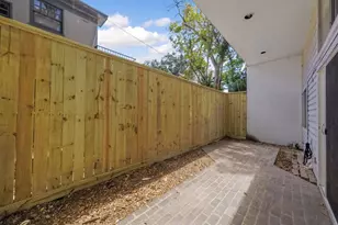 3407 Roseland St, Houston, TX 77006 - Photo 9