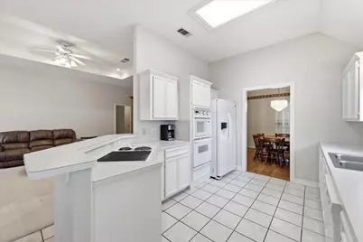 2831 Meadowbrook Lane, Port Neches, TX 77651 - Photo 17
