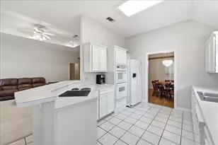 2831 Meadowbrook Ln, Port Neches, TX 77651 - Photo 17