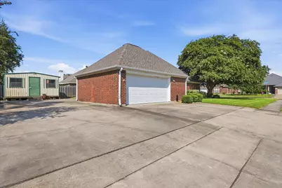 2831 Meadowbrook Lane, Port Neches, TX 77651 - Photo 31