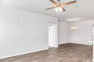 1827 Gibbons Creek Dr, Rosenberg, TX 77469 - Photo 9