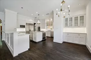 134 Park Laureate Dr, Houston, TX 77024 - Photo 5