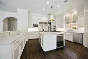 134 Park Laureate Dr, Houston, TX 77024 - Photo 13