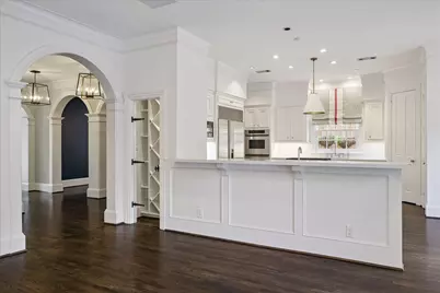 134 Park Laureate Drive, Houston, TX 77024 - Photo 17