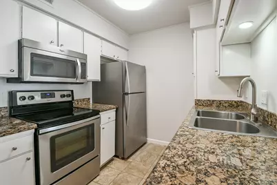 4641 Wild Indigo Street #450, Houston, TX 77027 - Photo 9