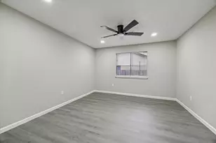 4934 Deerwood Cir, Baytown, TX 77521 - Photo 9