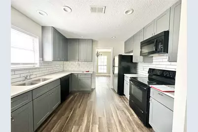 2523 Castle Place, Stafford, TX 77477 - Photo 9